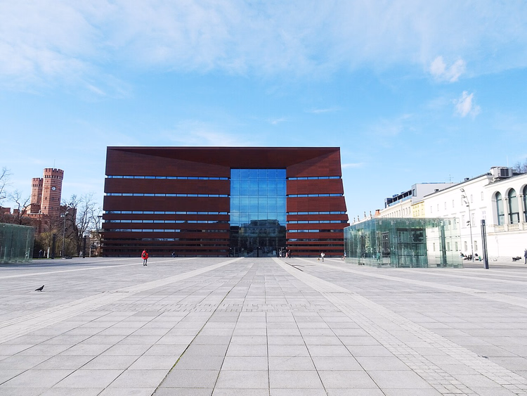 Gebäude des Nationalen Musikforums am Wolności-Platz