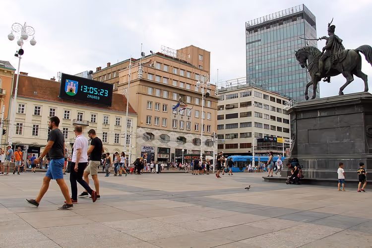 Ban-Jelačić-Platz in Zagreb bei Tag