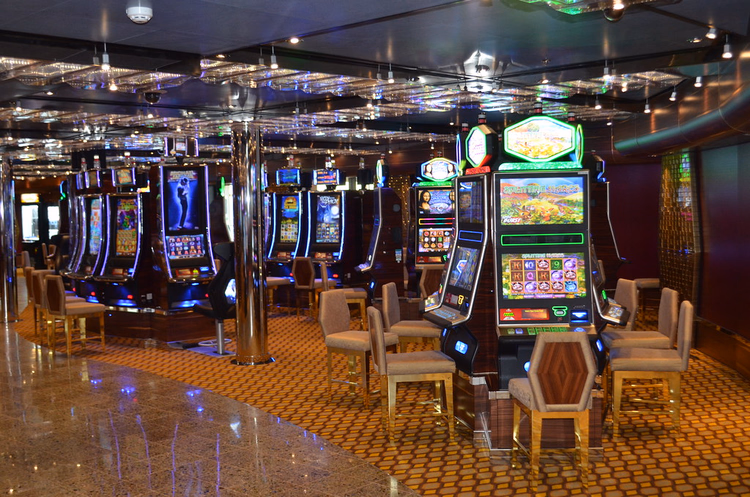 Spilleautomater i kasinoet på Costa Diadema