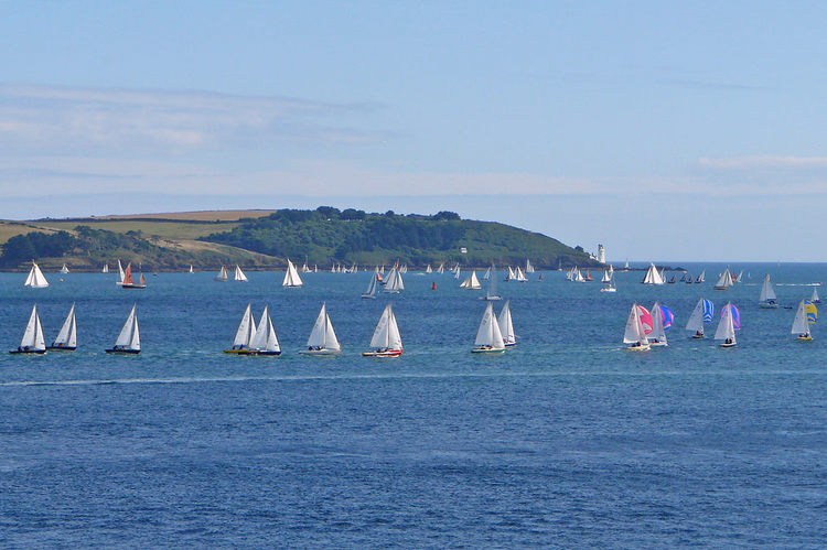 Segelyachten bei einer Regatta in der Falmouth Bay