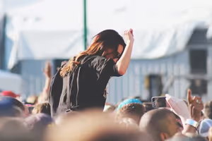 Mida festivalile kaasa võtta: kontrollnimekiri telgiga reisiks