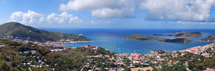 St. Thomas'ta Charlotte Amalie Limanı panoraması