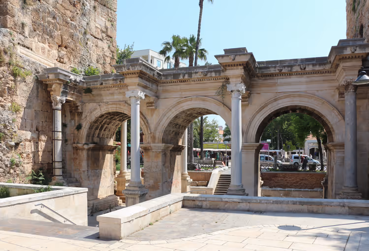 Hadrians port i Kaleiçi, Antalya