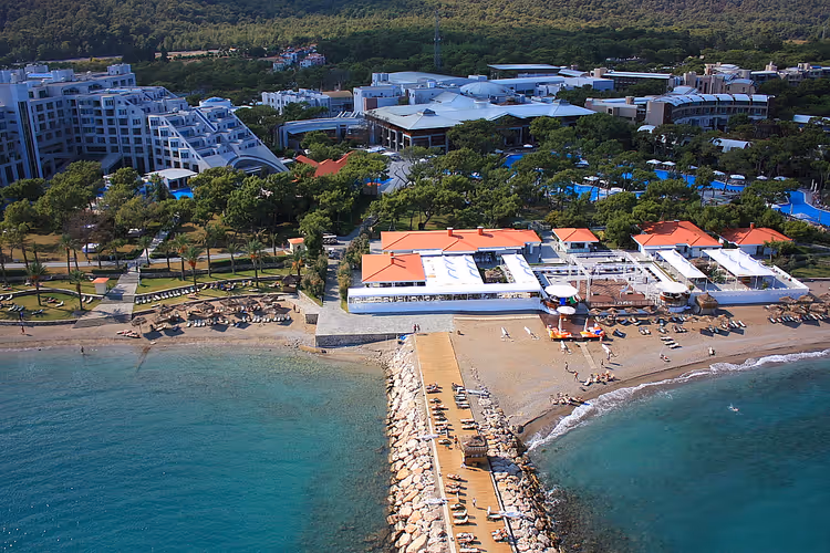 Panorama av Rixos Sungate resort hotell i Beldibi