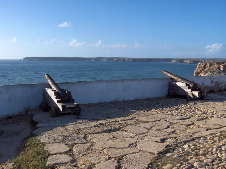 Kap St. Vincent und die Festung Sagres am Meer