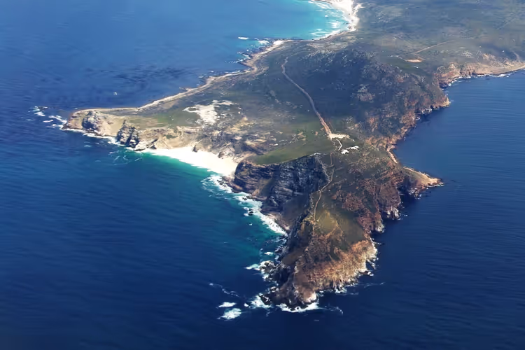 Luchtfoto van de rotsachtige landtong Cape Point