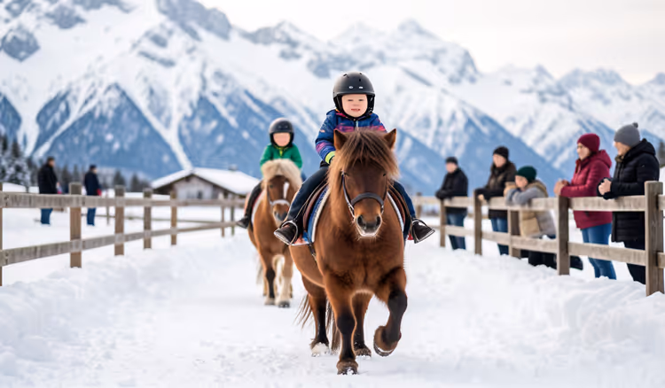 Barn på ponnier på en snødekt sti