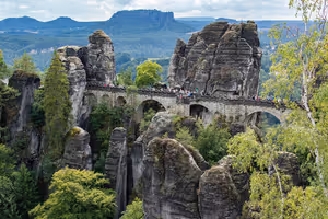 Bastei-brug over de Elbe: rotskasteel en de route vanuit Dresden