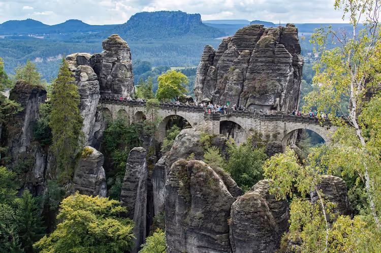 Bastei-brug over de Elbe: rotskasteel en de route vanuit Dresden