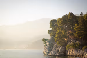 Parken am Meer in Montenegro: Preise, Strafen und drei leere Orte