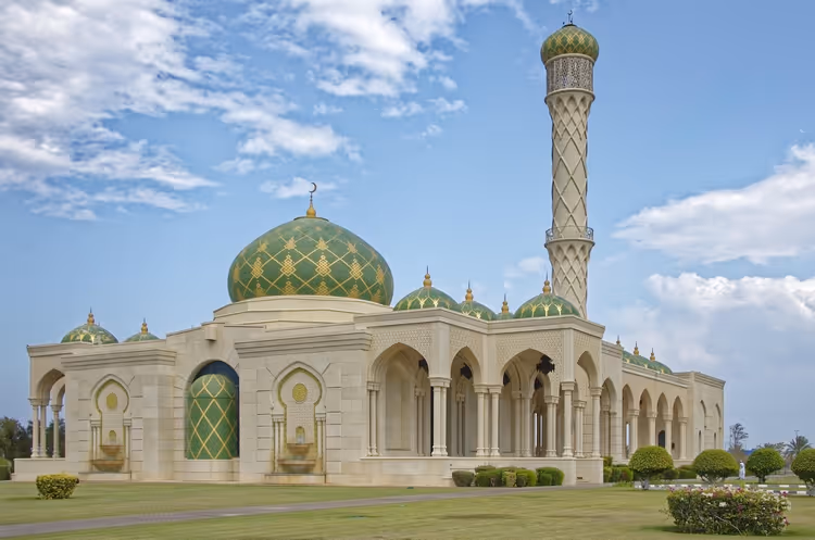 عُمان: جامع السلطان قابوس، دار أوبرا مسقط وسوق مطرح