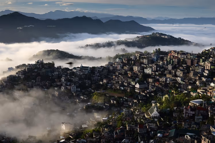 Aizawl in Morgenwolken, Mizoram