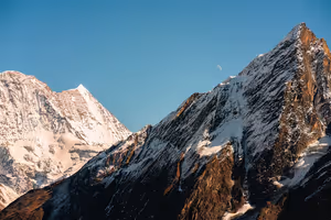 Nepal: Himalaya, Chitwan-safari og buddhistiske helligdommer
