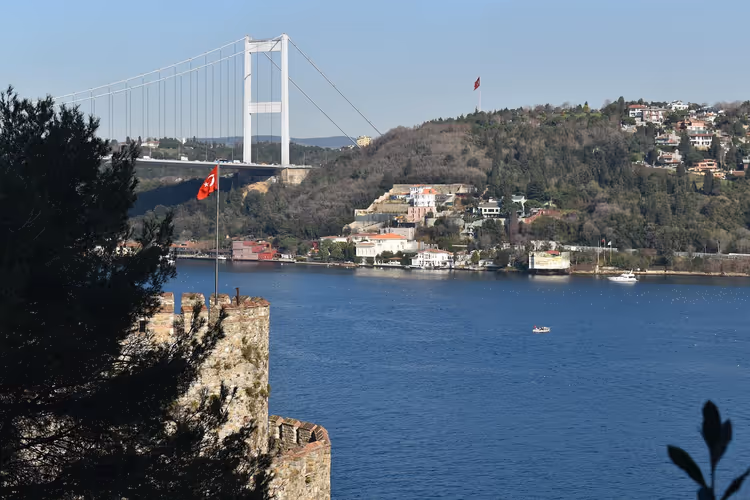 Tårnet i Rumelihisarı-festningen over Bosporen-stredet
