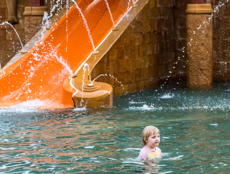 Andamanda Water Park met glijbanen en zwembaden