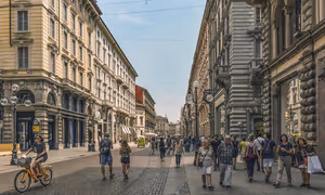 Ir às compras em Milão e Roma: ruas, marcas e datas de saldos
