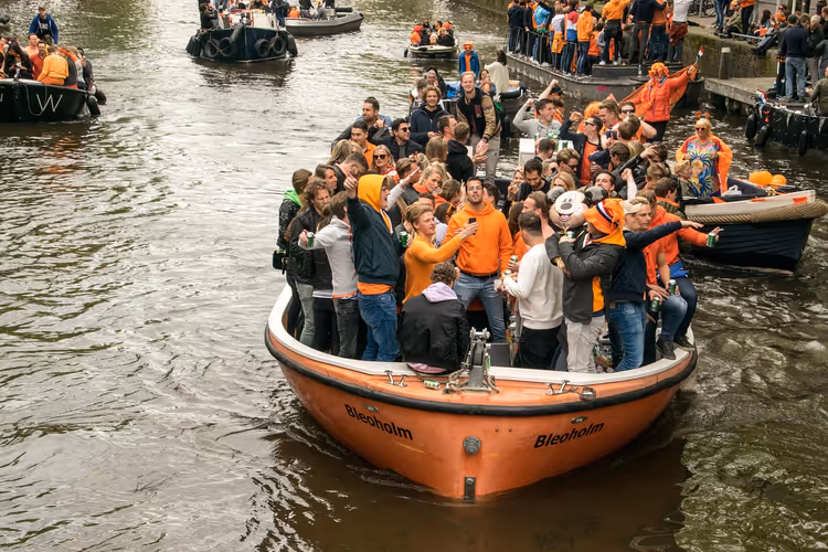 Amsterdam im Herbst: eine Route entlang des Grachtengürtels, der Märkte und Museen