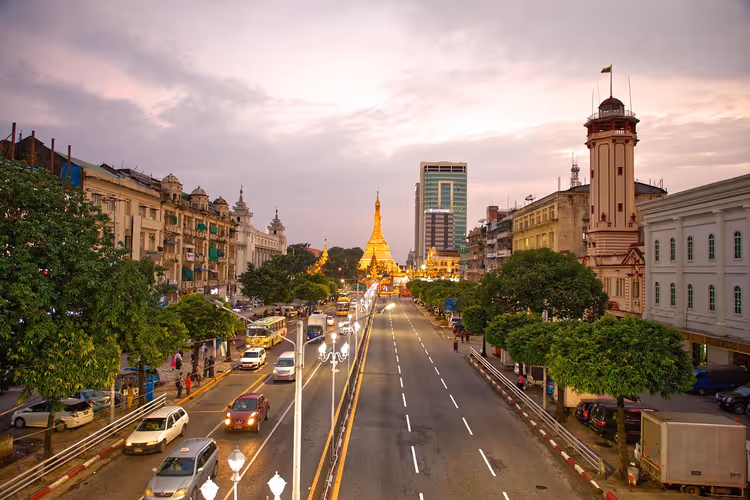 Yangon in one day: Shwedagon Pagoda, markets and the old city