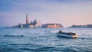 15 Touristenfehler in Venedig: Wofür du Bußgelder bekommst und wie du sie 2026 vermeidest