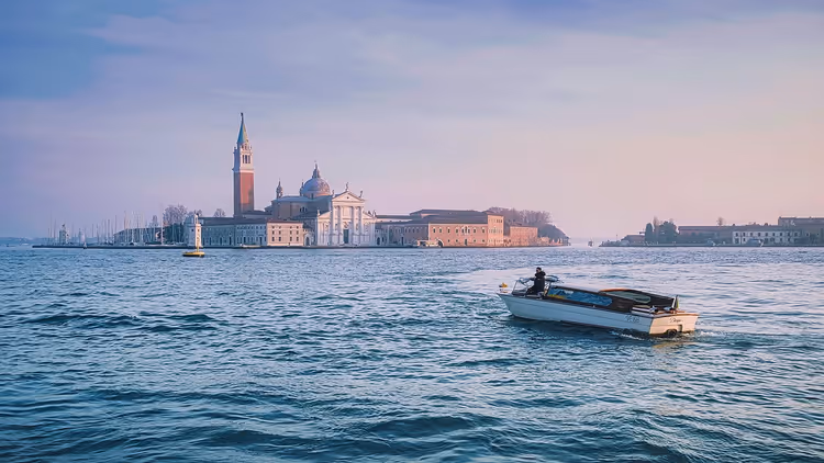 15 Touristenfehler in Venedig: Wofür du Bußgelder bekommst und wie du sie 2026 vermeidest