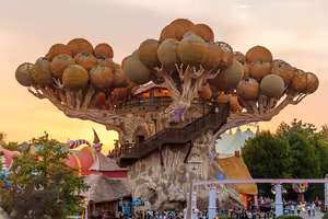 Gardaland: hva du bør se, når du bør dra og hvordan du kommer dit fra stasjonen
