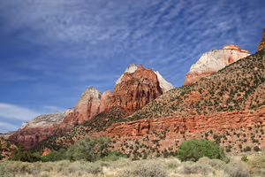 Zion nasjonalpark i Utah: inngang, busser og Angels Landing-tillatelse