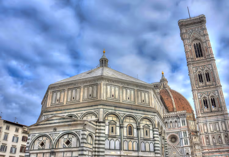 Baptisteriet San Giovanni og Giottos kampanile i Firenze