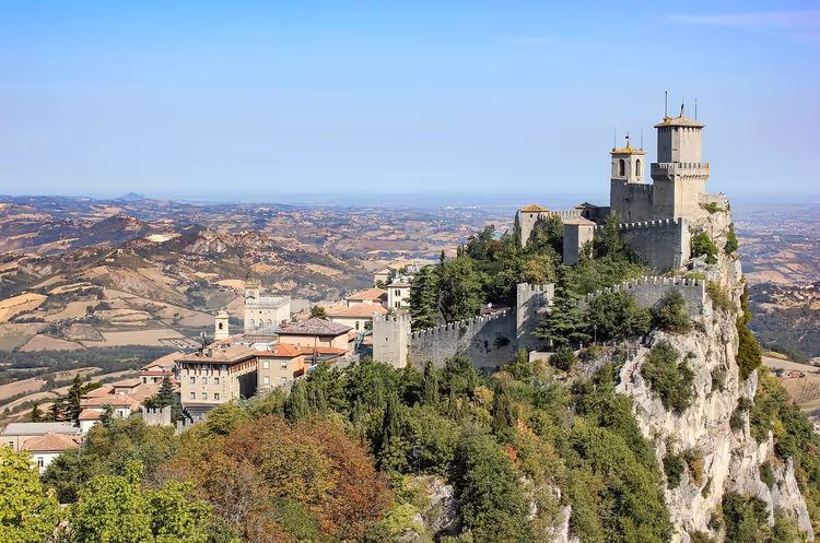 San Marino på én dag: tårnene på Titano, taubane og shopping
