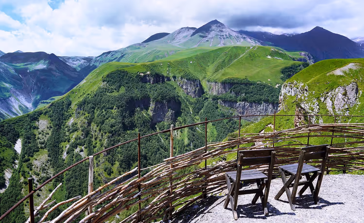 Wann nach Georgien reisen: beste Zeit nach Jahreszeiten und Zielen