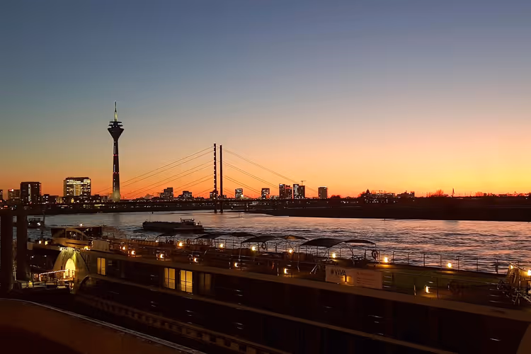 Hva du kan se i Düsseldorf: 25 steder fra Altstadt til slott ved Rhinen