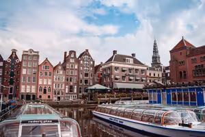 Zug nach Amsterdam: So findest du ein Ticket ab 20 € und wann du den Nachtzug nehmen solltest
