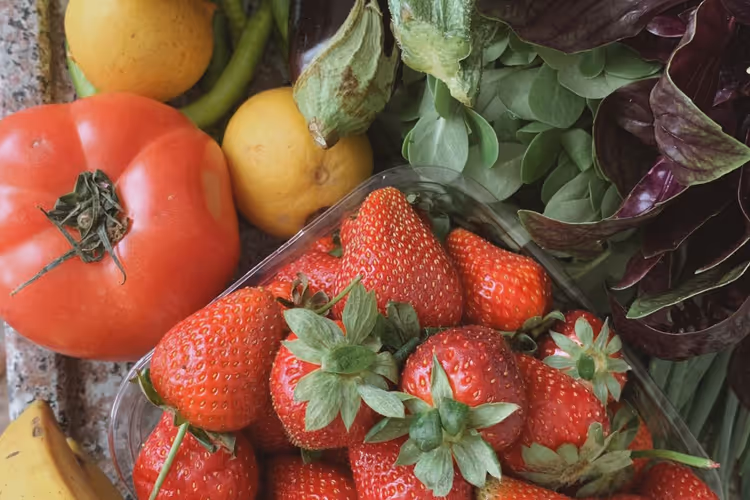 Fruits et légumes frais au marché d'Antalya