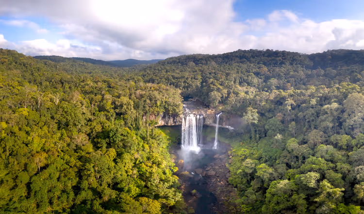Honokohau Falls on Maui: how to see it by helicopter
