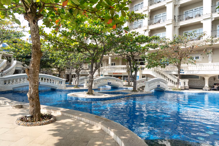Pattaya 3-stjerners hoteller med basseng: 15 alternativer for en ferie ved bukten