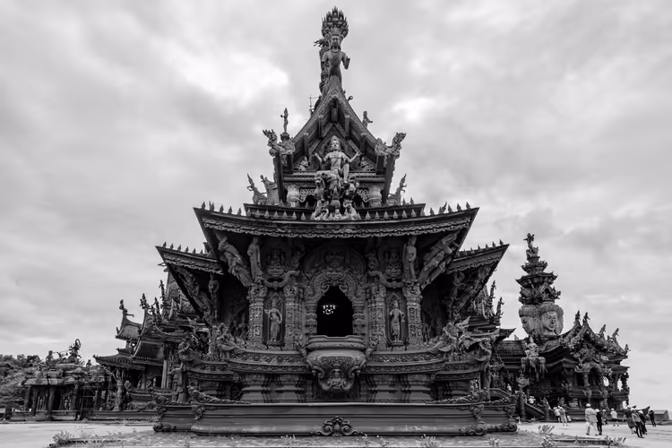 Sannhetens helligdom i Pattaya: billetter, åpningstider og hva du kan se inni