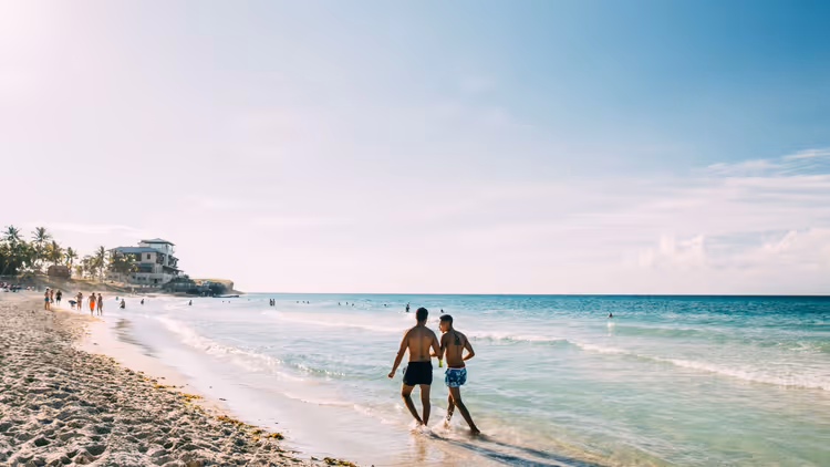 Varadero-stranden med folk ved havet