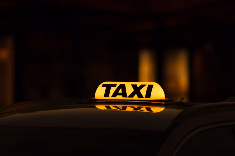 Taxi a Hurghada 2026: prezzi reali e come trattare con l'autista