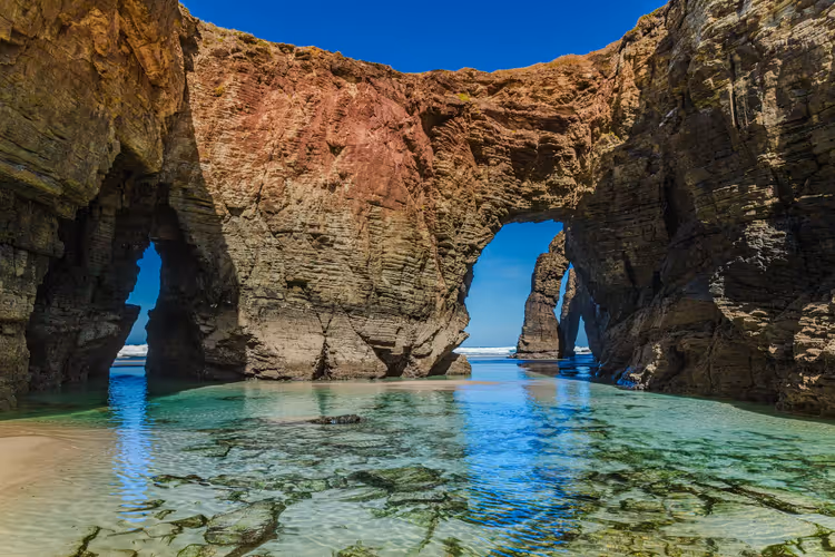 Cathedrals beach: når er det lavvann og må du bestille inngang