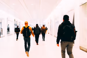 ✈️ انتقال بلا توتر: 6 مطارات يسهل منها الوصول إلى المدينة
