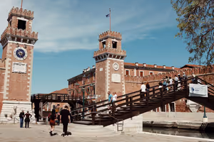 Het arsenaal van Venetië: wat je van buiten ziet en hoe je binnenkomt