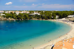 Strender på Menorca: hvor du kan bade med barn og hvor du finner roen