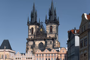 Tynkerk in Praag: openingstijden, entree en wat je binnen kunt zien