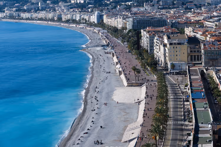 Luchtfoto van Ruhl Beach aan de Promenade des Anglais