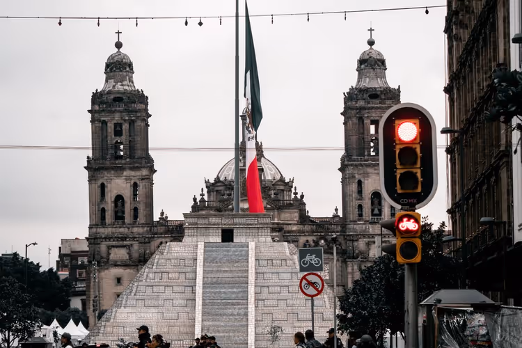 Zocalo meydanındaki katedral