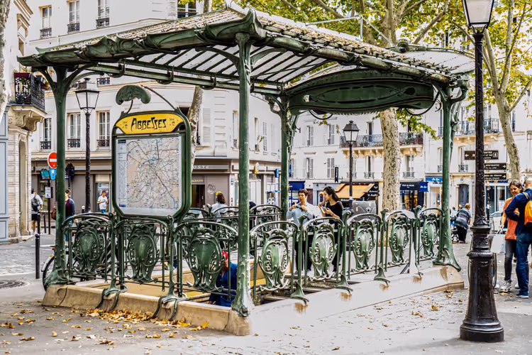 Jugendstileingang der Pariser Métro