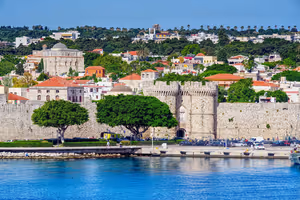 Slik reiser du rundt på Rhodos på fem dager: Lindos, Faliraki og Prasonisi