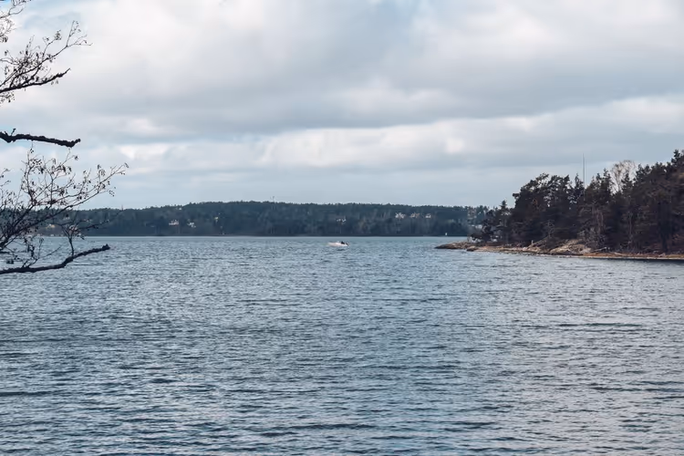 Stockholmer Schärengarten vom Wasser aus