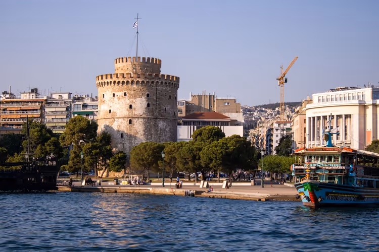 Weißer Turm an der Uferpromenade von Thessaloniki