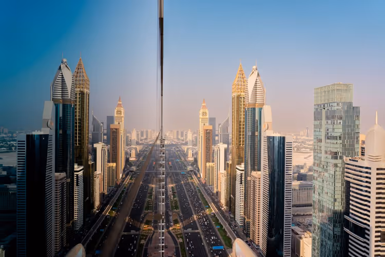 Wolkenkrabbers langs Sheikh Zayed Road
