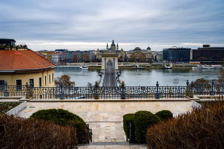 Szechenyi-Bad im Winter: Dampf, beste Zeit und Tickets ohne Anstehen